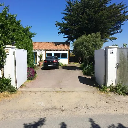 House With 2 Bedrooms In With Wonderful Sea View Enclosed Garden And Wifi * Barbâtre
